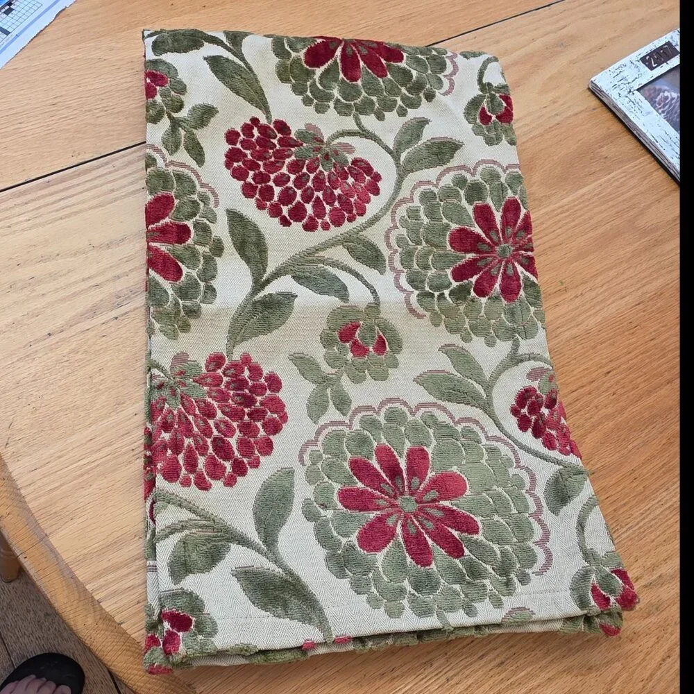 Vintage Crate & Barrel Jacquard Ophelia Table Runner 14 x 90